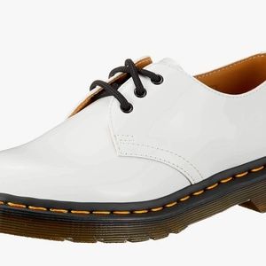 White Oxford Dr martens